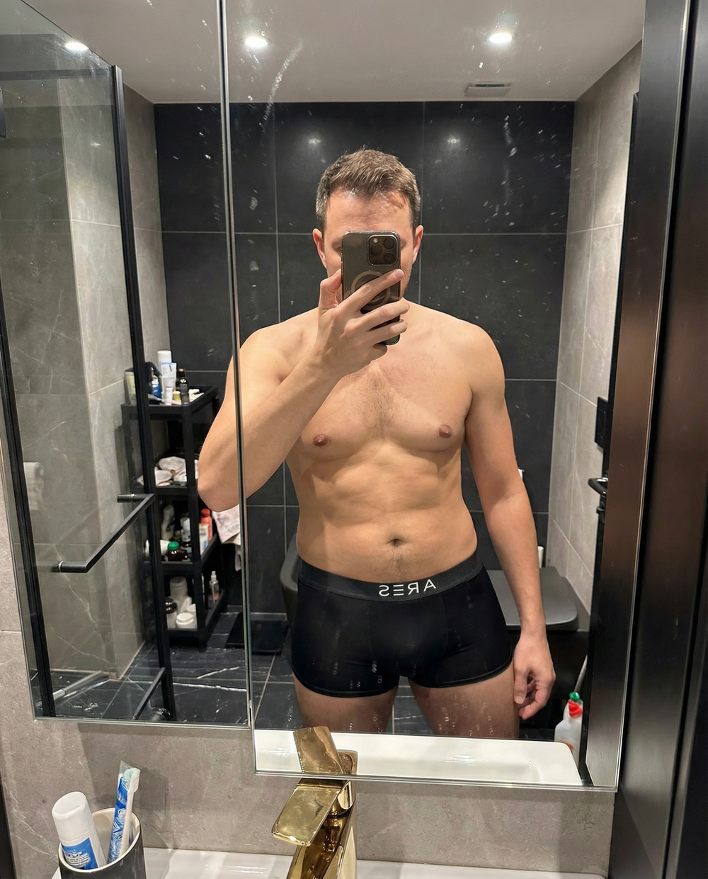 <h2>٦٥٬٢١٢+</h2><h2>عملاء سعداء</h2>